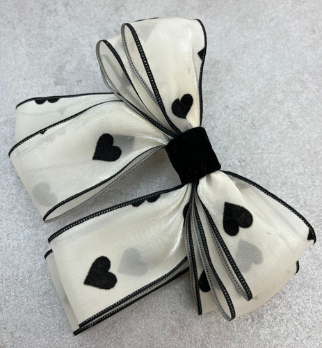 پاپیون قلبی سفیدمشکی